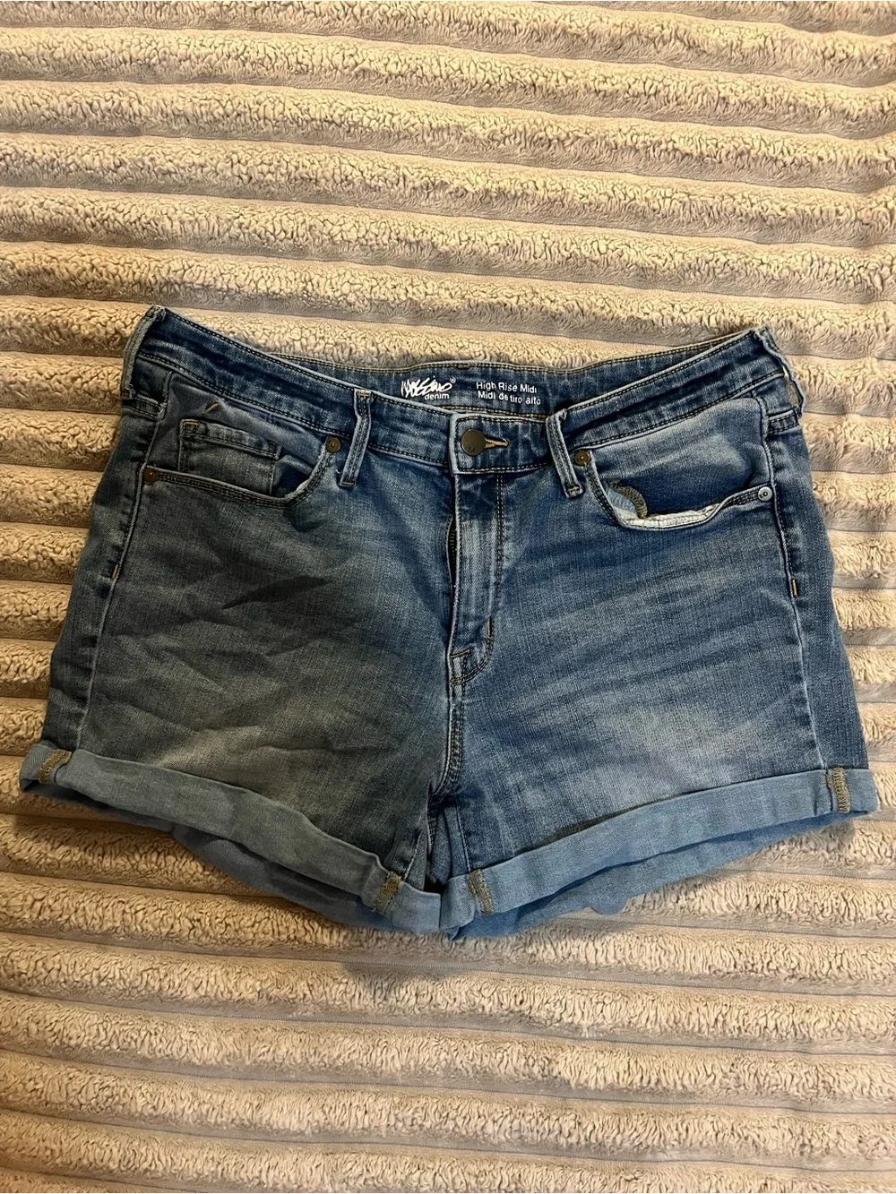 High-Waist Rolled Hem Denim Shorts - Blue